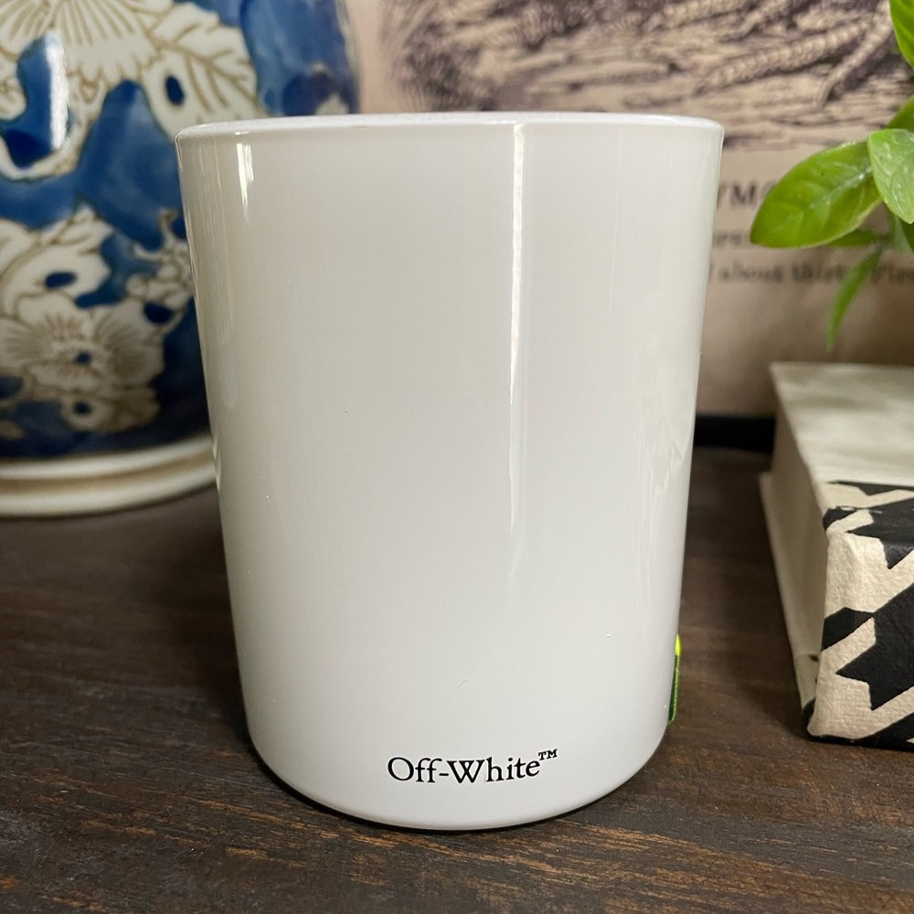 New Off-White Electric Star Candle